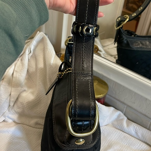 COACH -Bleeker signature C bucket tote- 11437- EUC - Picture 9 of 11